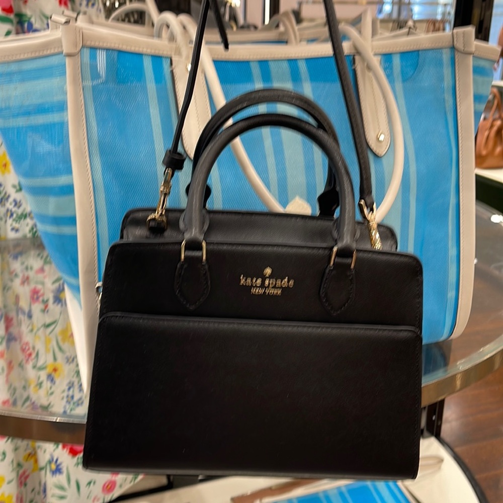 Kate Spade Madison Saffiano Leather Small Satchel
COLOR:
Black 
NWT - Picture 1 of 16